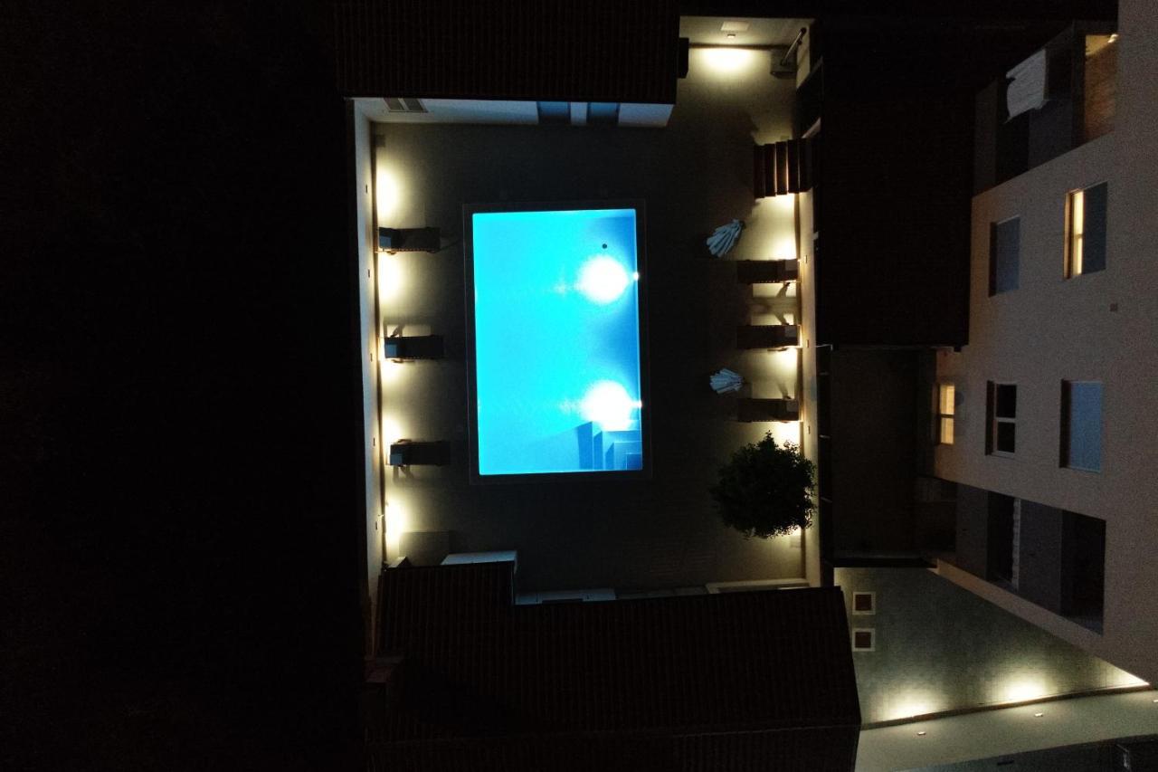 Apartment Zara - Luxury Apartment With Private Pool Luaran gambar