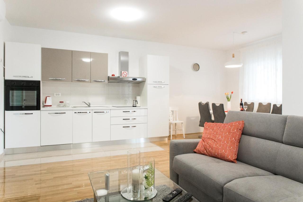 Apartment Zara - Luxury Apartment With Private Pool Luaran gambar