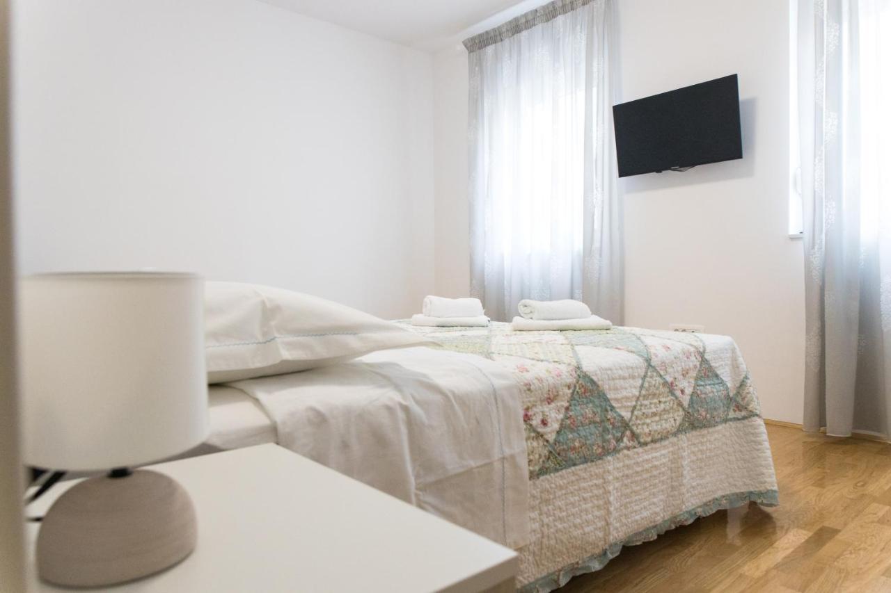 Apartment Zara - Luxury Apartment With Private Pool Luaran gambar