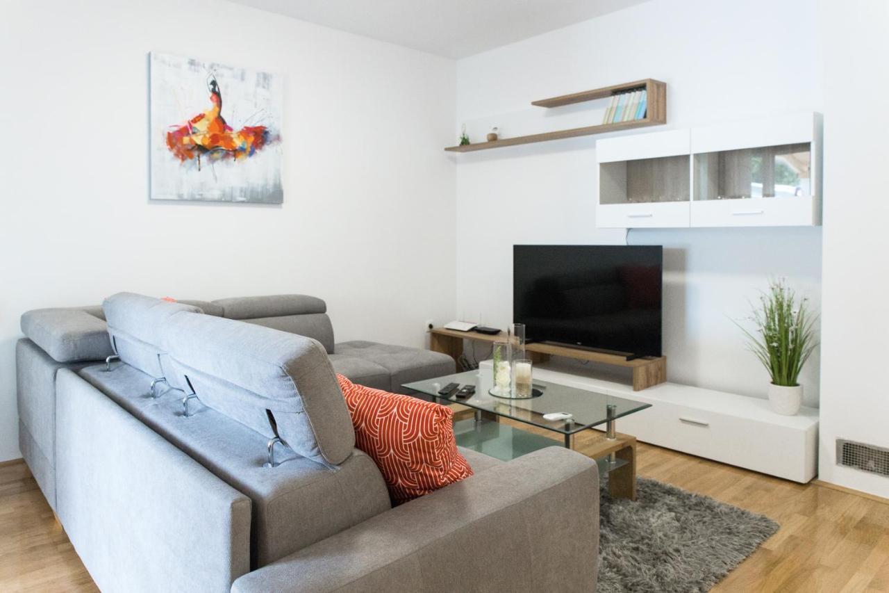 Apartment Zara - Luxury Apartment With Private Pool Luaran gambar