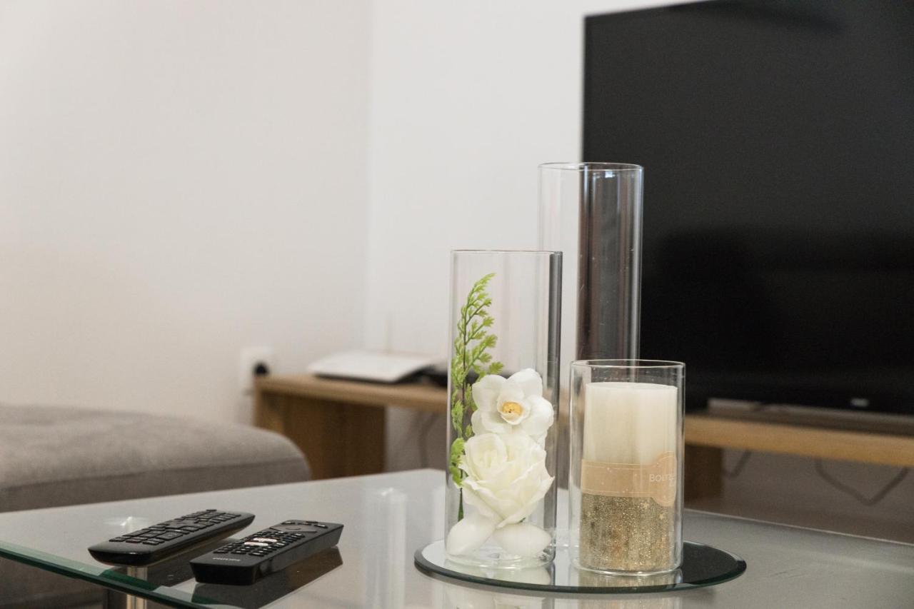 Apartment Zara - Luxury Apartment With Private Pool Luaran gambar