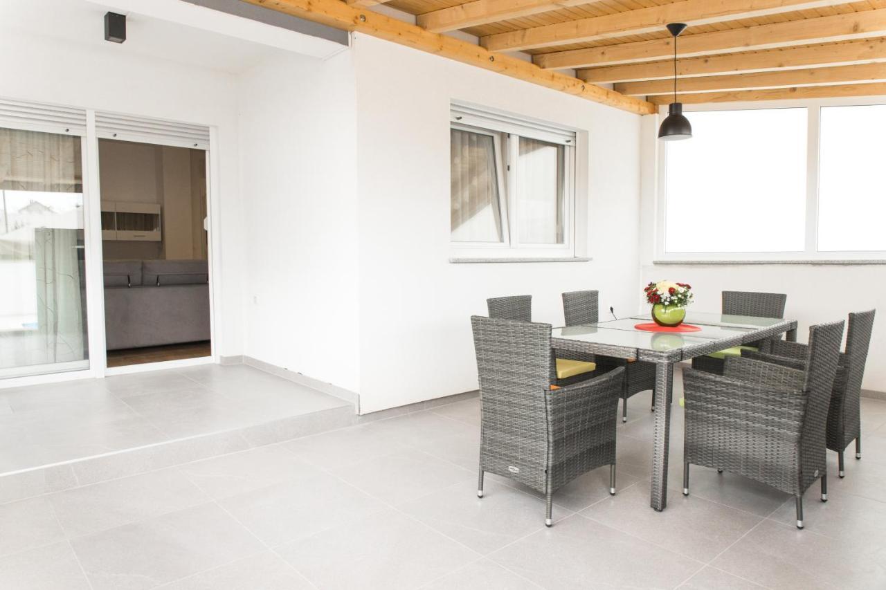 Apartment Zara - Luxury Apartment With Private Pool Luaran gambar