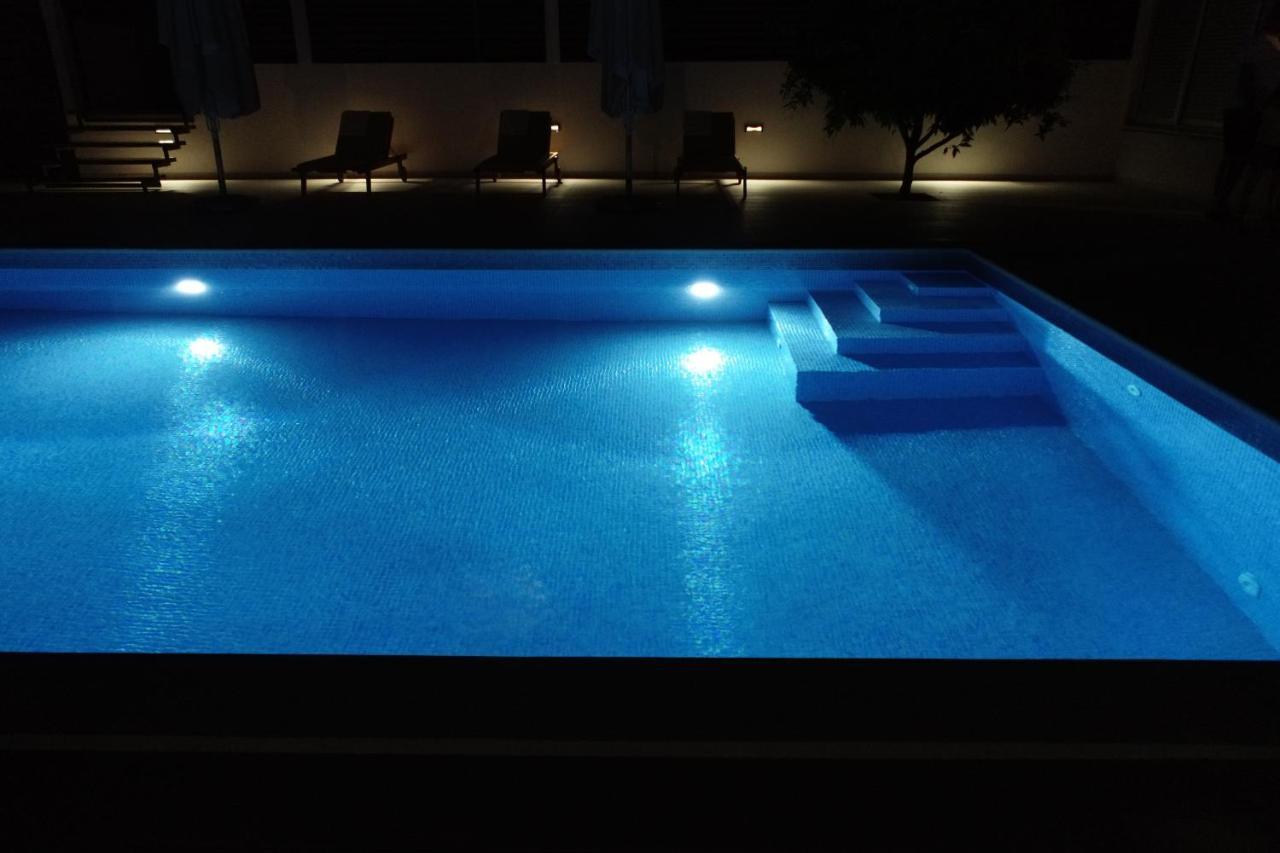 Apartment Zara - Luxury Apartment With Private Pool Luaran gambar