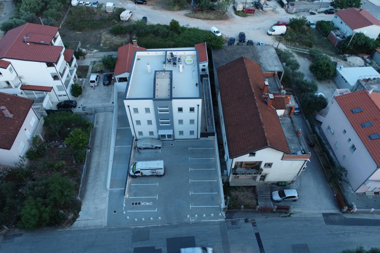 Apartment Zara - Luxury Apartment With Private Pool Luaran gambar