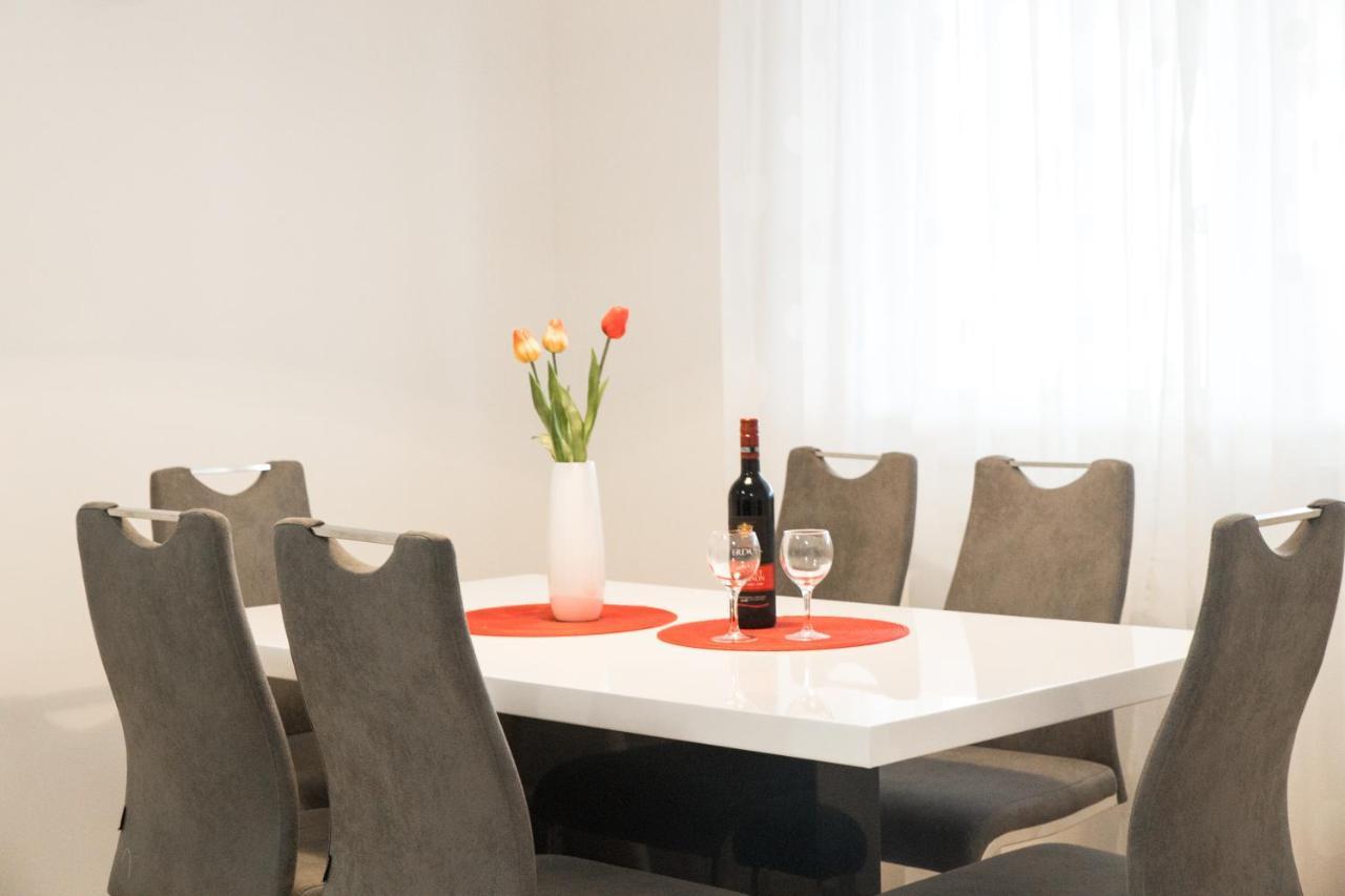 Apartment Zara - Luxury Apartment With Private Pool Luaran gambar
